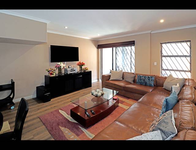 3 BEDROOM SECTIONAL TITLE FOR SALE IN GLENHAZEL